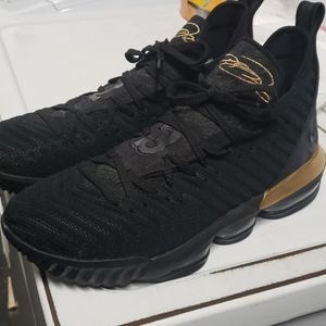 Nike LeBron James/black history